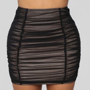 Fashion nova black Skirt - S